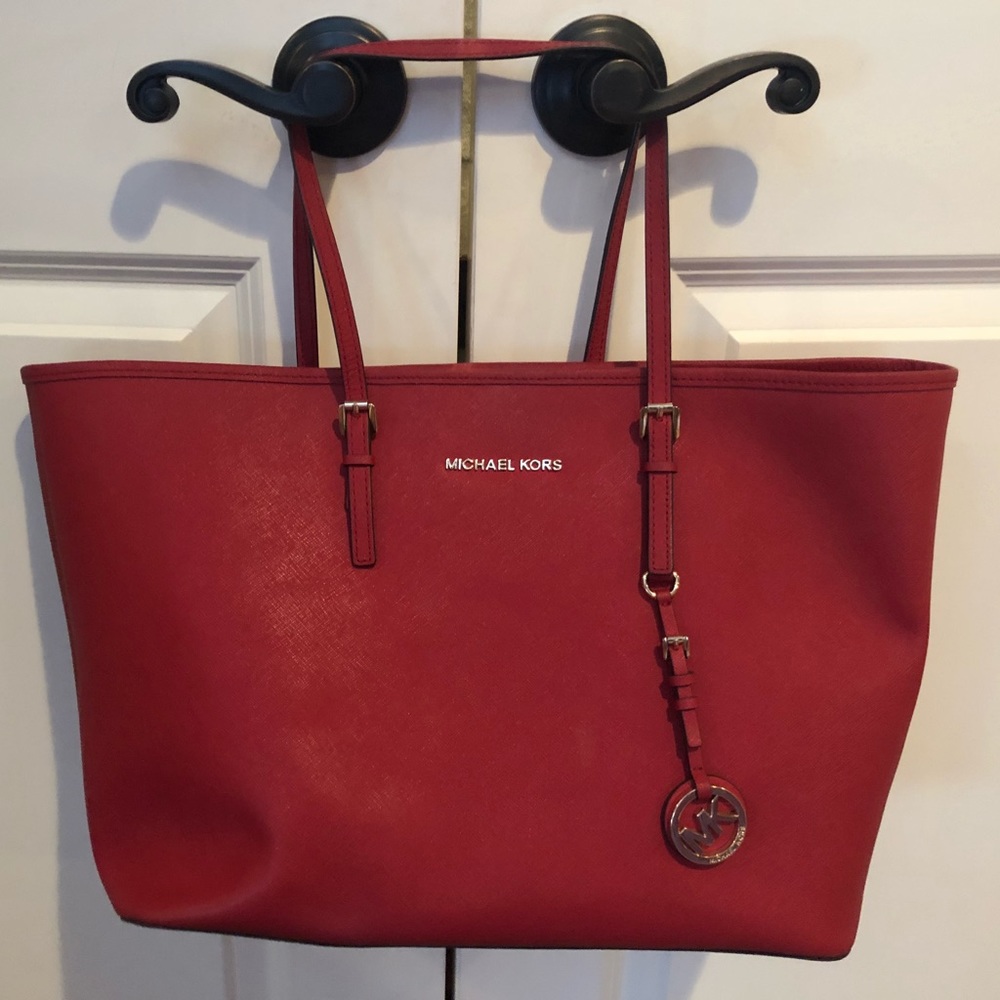 MICHAEL KORSJet Set Travel medium leather tote